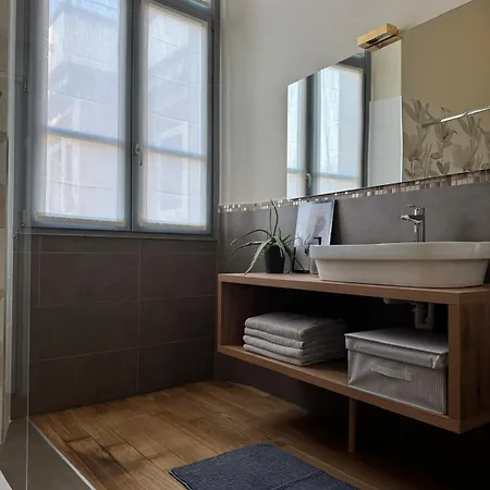 Monica Appartement Como